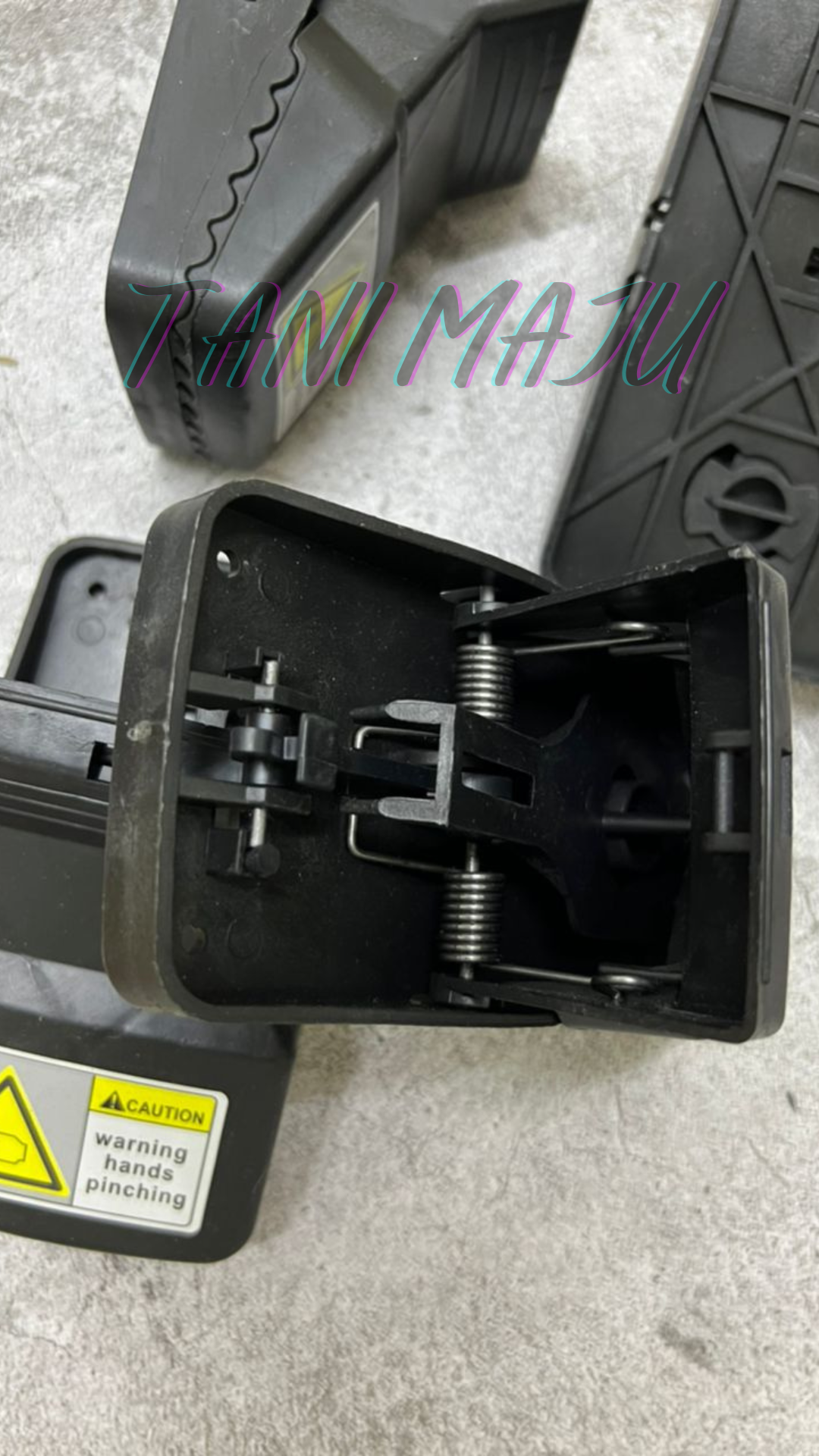 Reusable mouse trap / Perangkap tikus (Model 233)