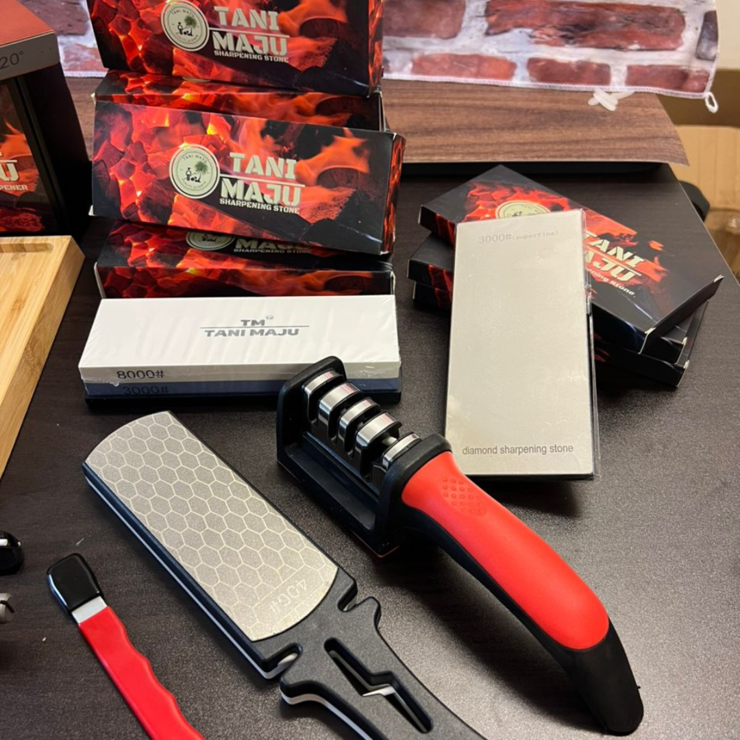 Batu Asah Pisau Dua Sisi Putih (White Corundum) Dengan Tapak & Penentu Sudut – Set Lengkap Alat AsaH